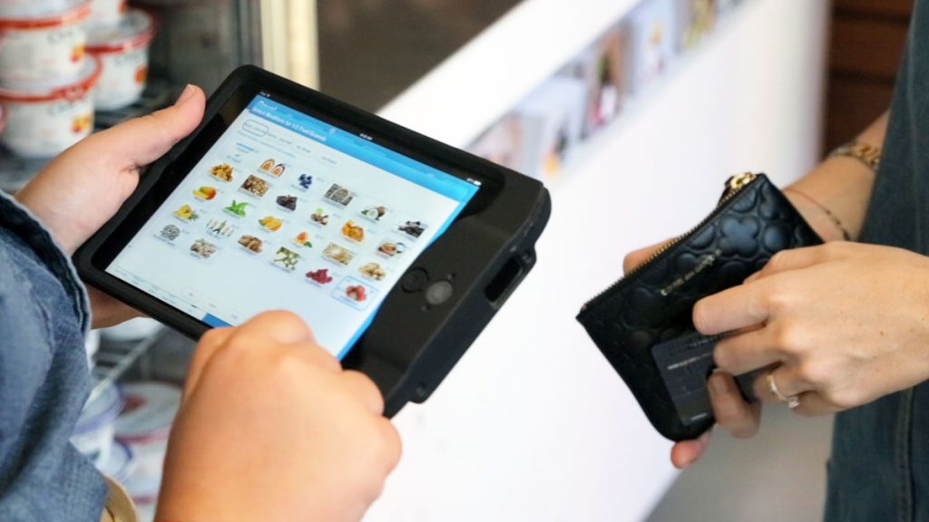 9 MustHave Guest Facing Technologies For a Restaurant Lenador Systems